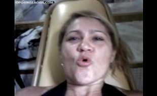 Coroa amadora tomando no cu em um sexo anal