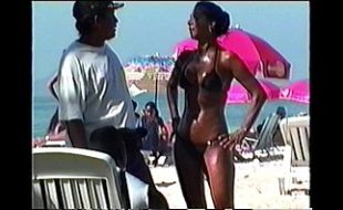 Carioca com um show de bunda toda peladinha